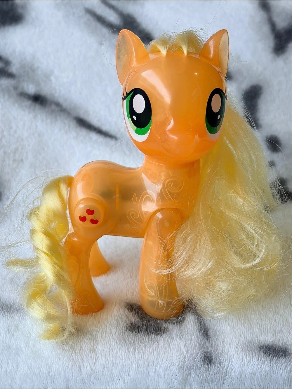 My Little Pony (2017) G4 Shining Friends “Applejack” 5” Interactive Pony